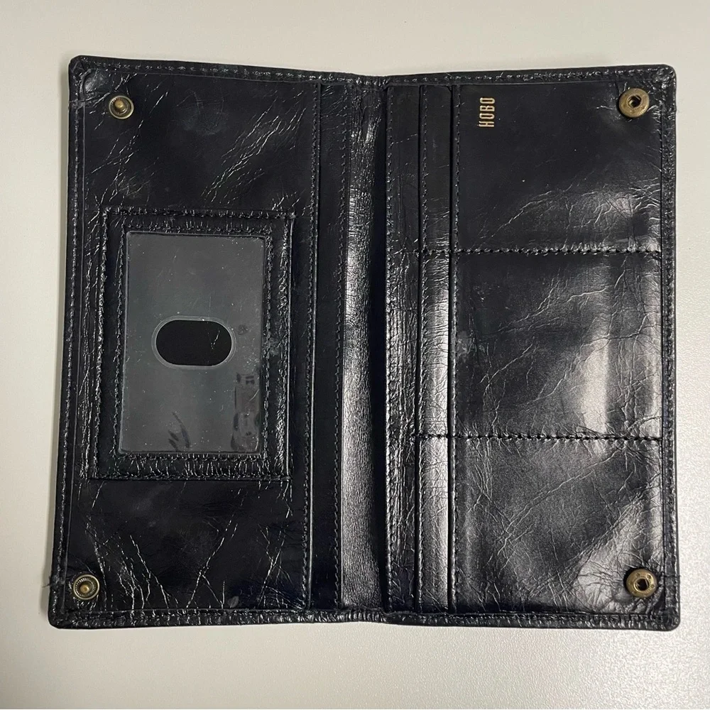 EUC black patent hobo wallet - Picture 3 of 5